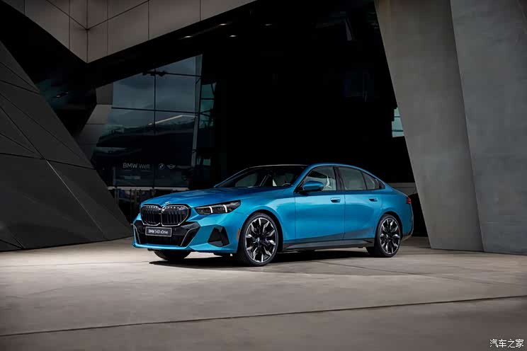 限量151台/直六+四驱 宝马540i xDrive Legacy Edition官图发布
